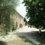 Antico Casale Di Montegualandro & فندق