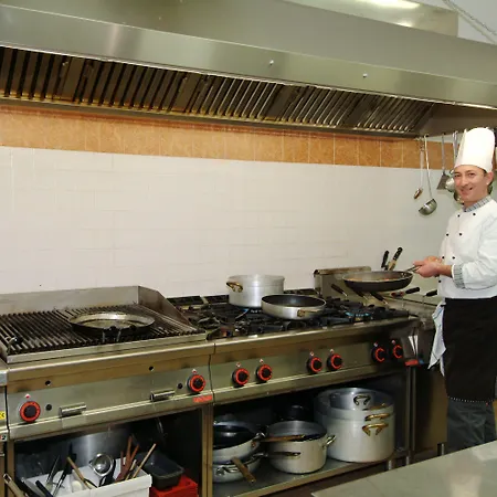 Antico Casale Di Montegualandro & Hotel *