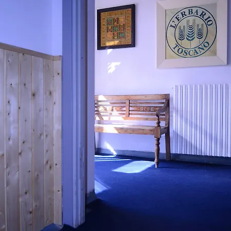 Antico Casale Di Montegualandro & Hotel *