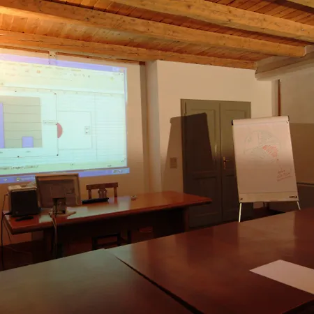 Antico Casale Di Montegualandro & Hotel *