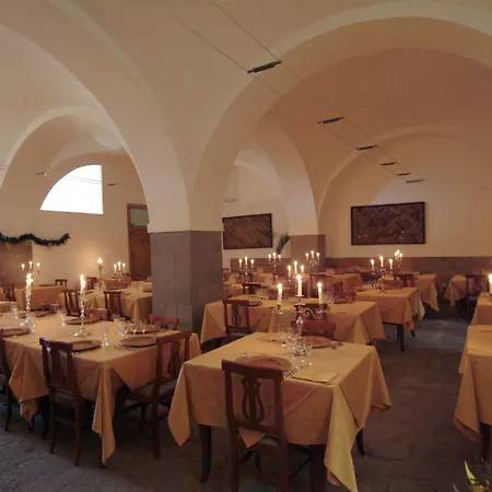 Antico Casale Di Montegualandro & Villa