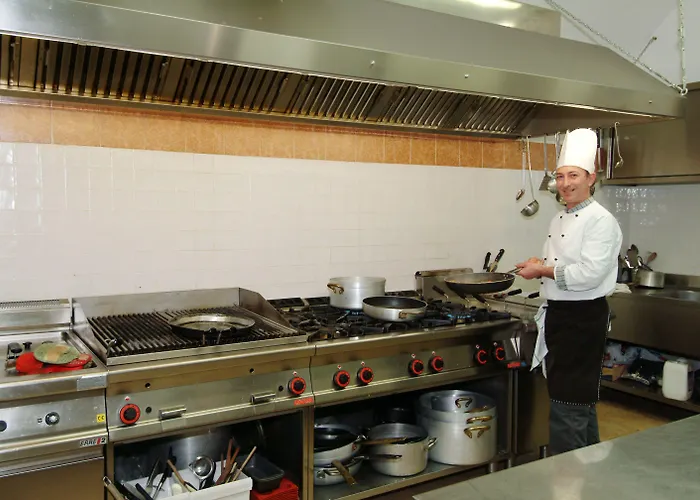 Antico Casale Di Montegualandro & فندق *