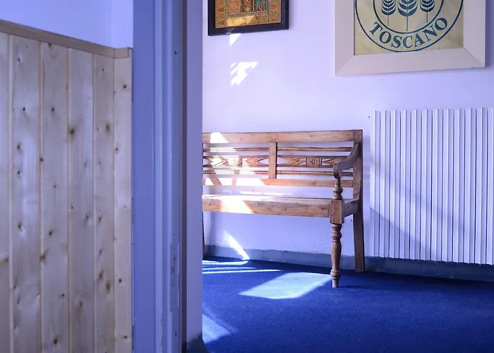 Antico Casale Di Montegualandro & Hotel *