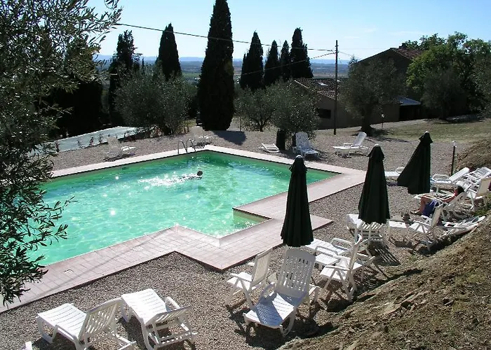 فندق Antico Casale Di Montegualandro & *